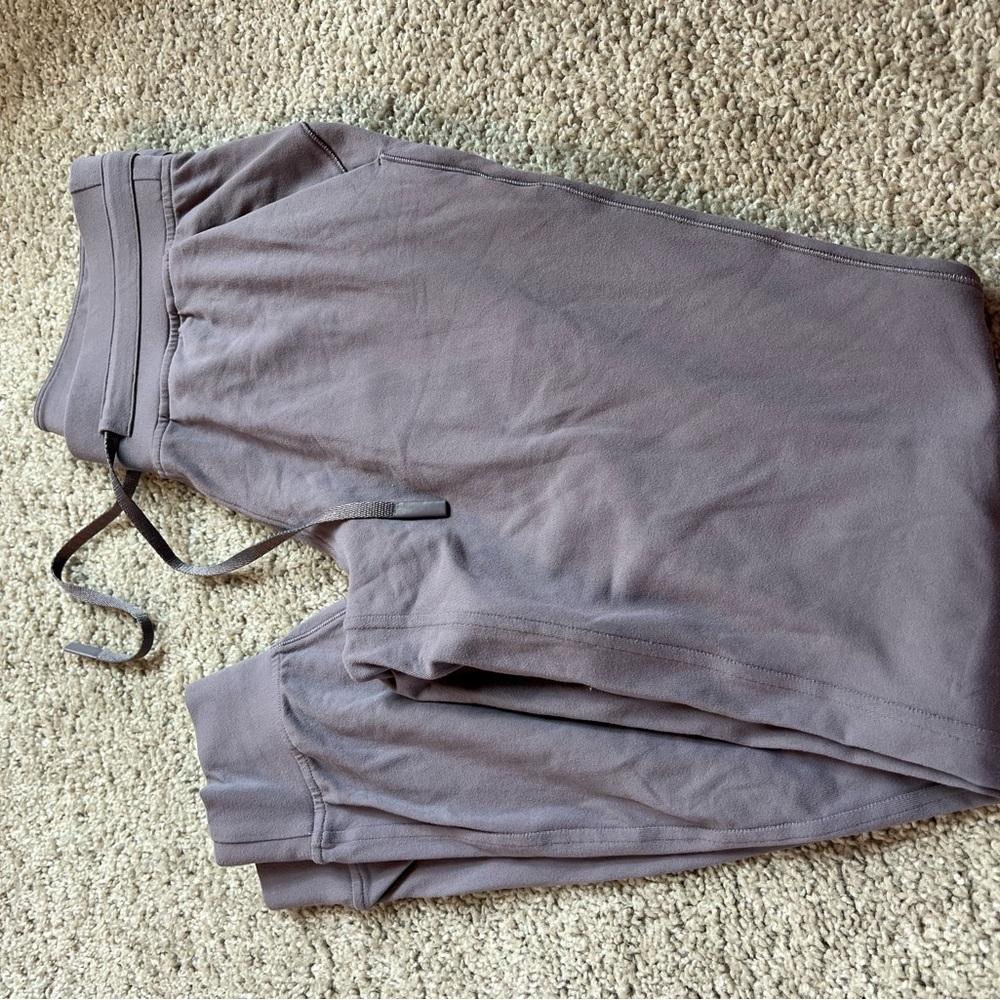 Lululemon purple joggers
